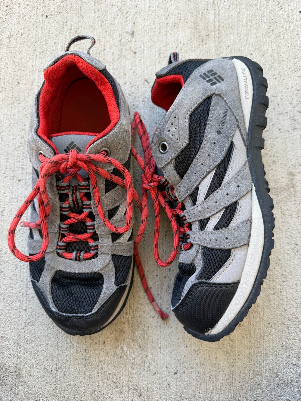 Columbia Kids' Redmond Waterproof Hiking Shoes size 4